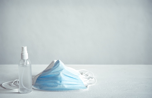 desinfetante de maos para prevencao de coronavirus e mascaras de protecao contra coronavirus