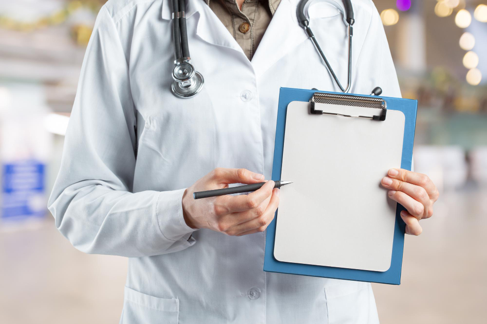 hands of medical doctor
